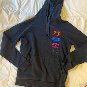 UNDER ARMOR SWEATSHIRT. HOODIE. MENS SMALL. FITS YOUTH SIZE XL